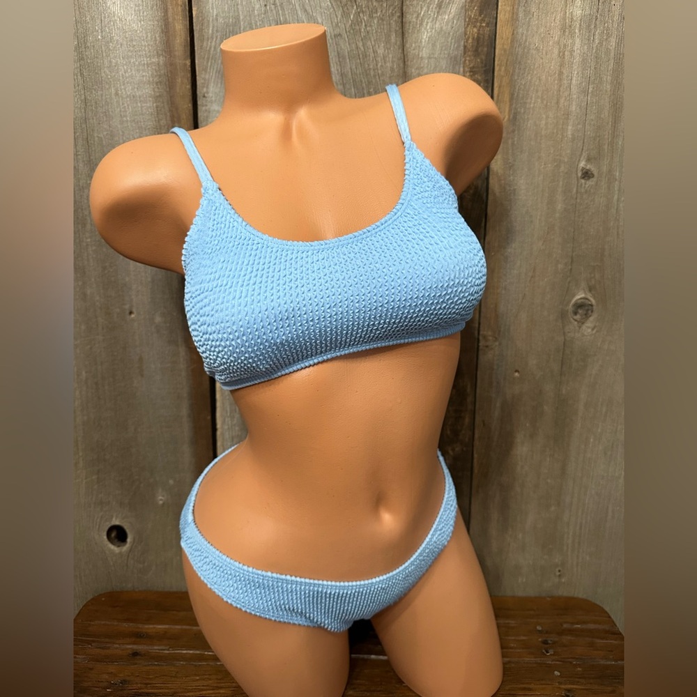 Women’s Textured Scoopneck Bikini in Light Blue Size Medium